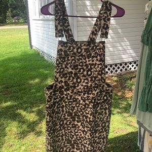Umgee, size medium, Cheetah print overall skirt